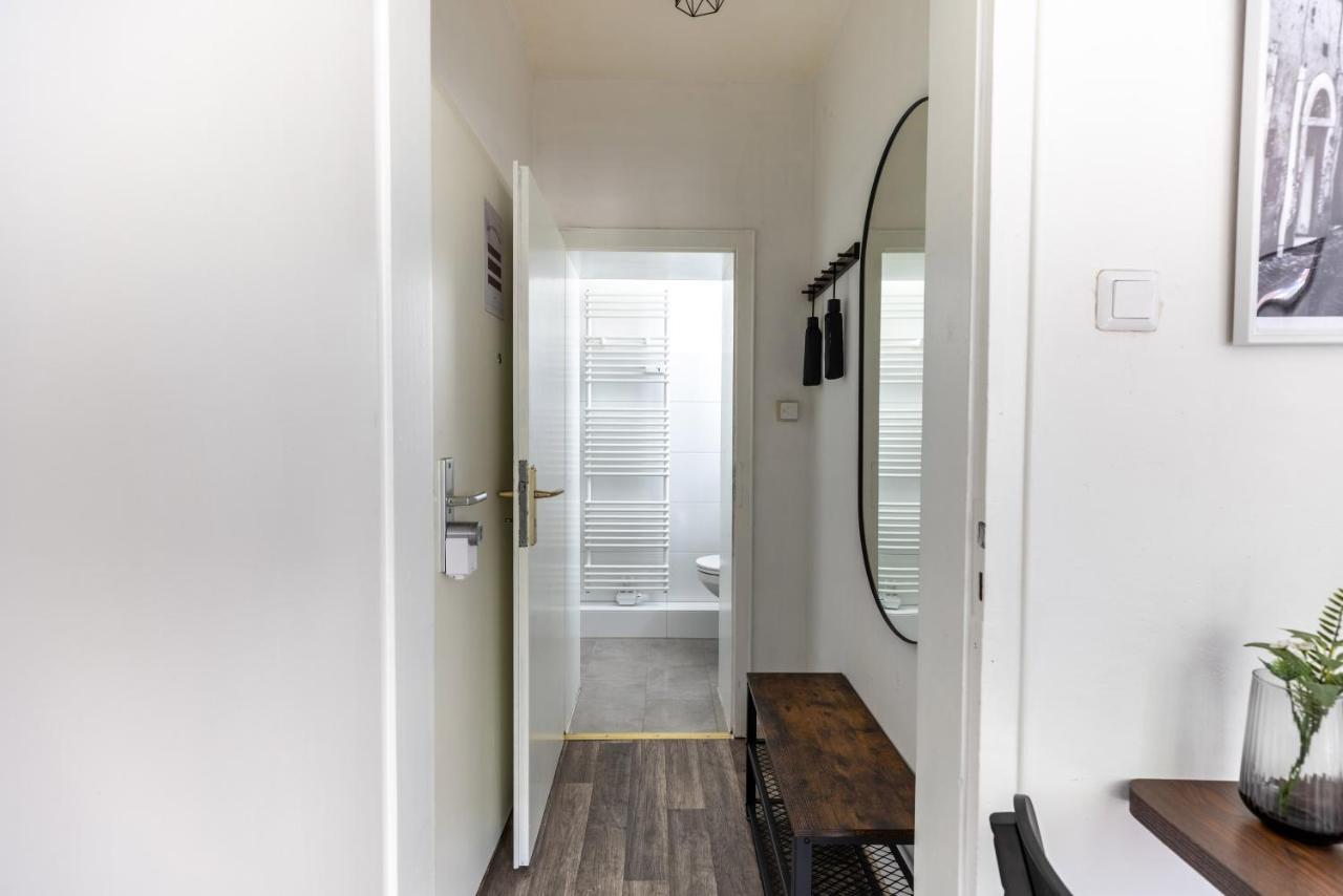 Perfekt Fuer 2! Wifi/ Netflix Apartment ดุยส์บูร์ก ภายนอก รูปภาพ